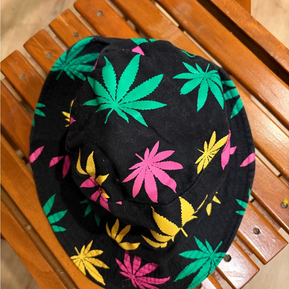 Colorful Leaf Print Bucket Hat